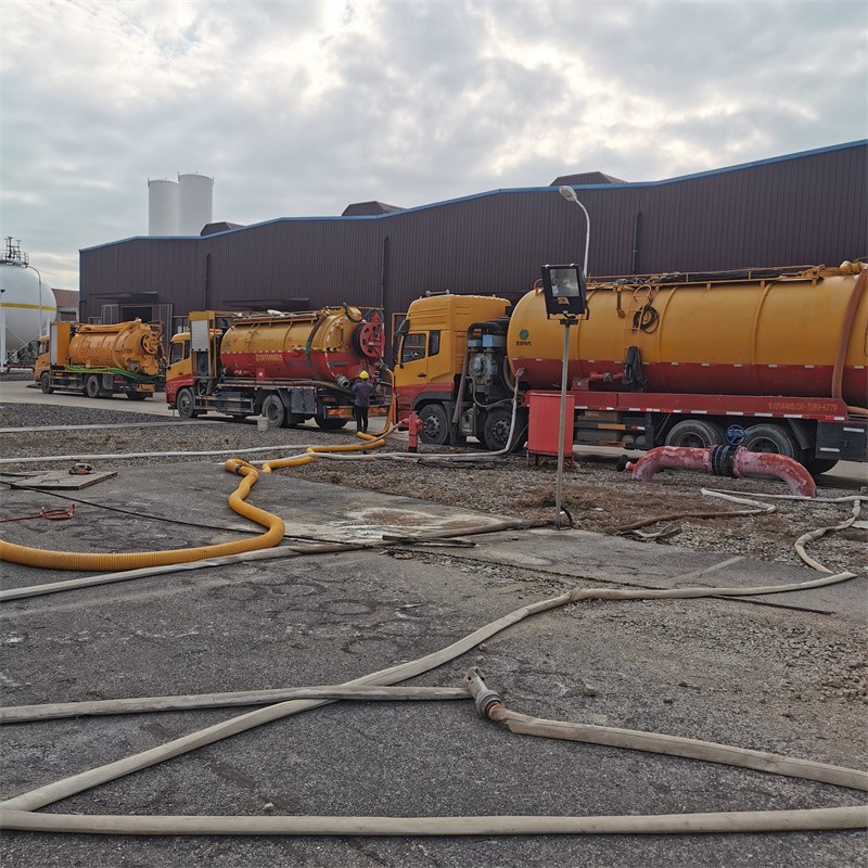 华池污水池清理